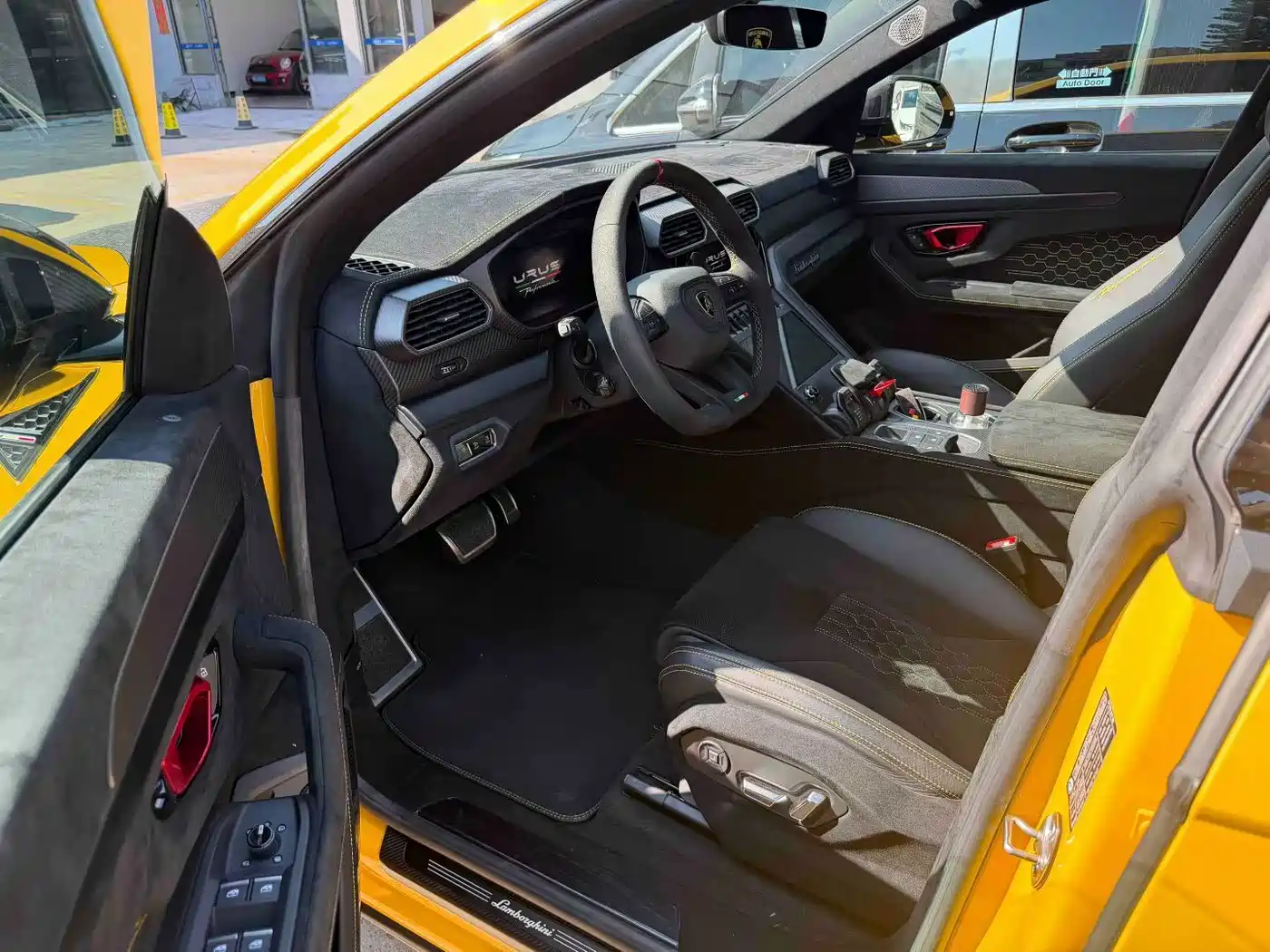 Lamborghini Urus 2022 4.0T V8 Performante фото 4