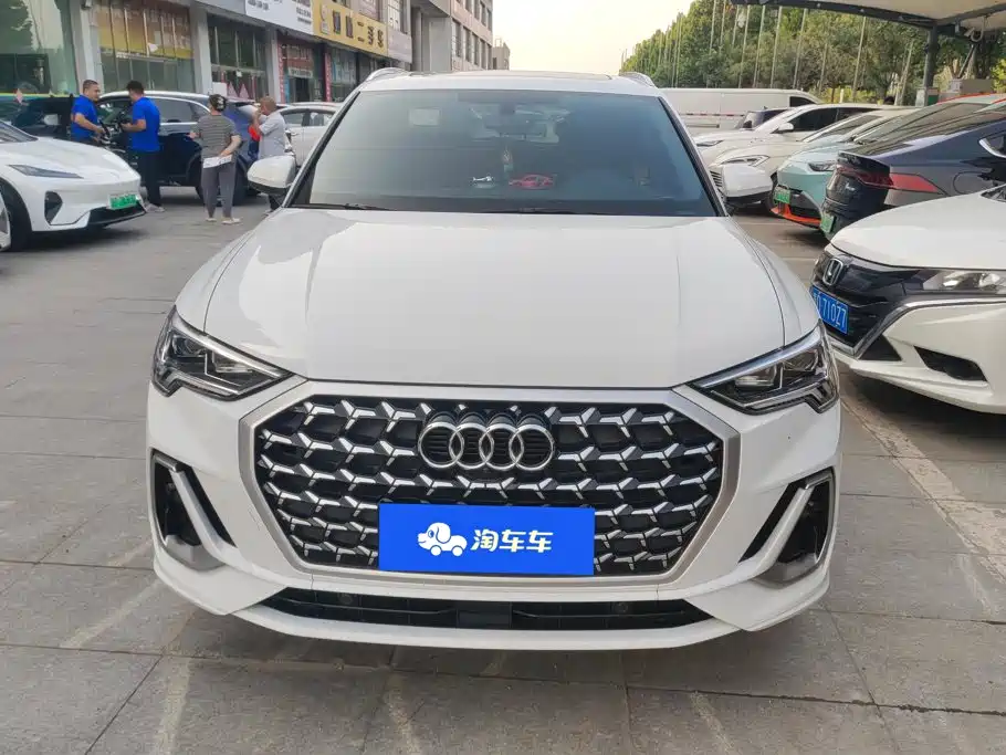 Audi Q3 2025 2024 35 TFSI Fashion Sport