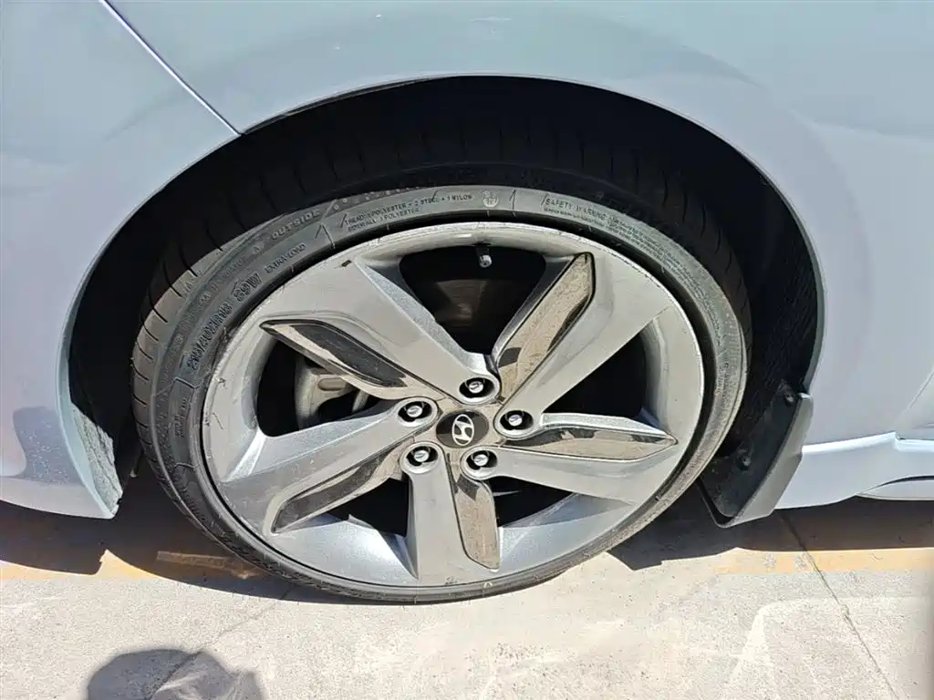 Hyundai Veloster 2012 1.6T Automatic Luxury фото 23