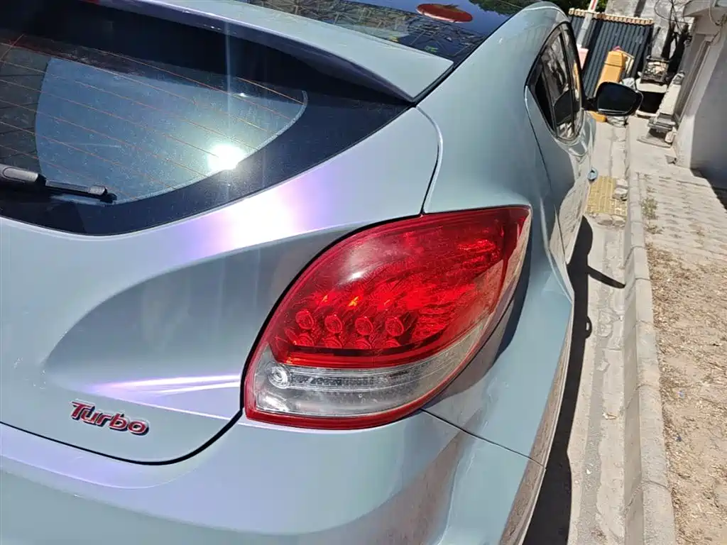 Hyundai Veloster 2012 1.6T Automatic Luxury фото 8