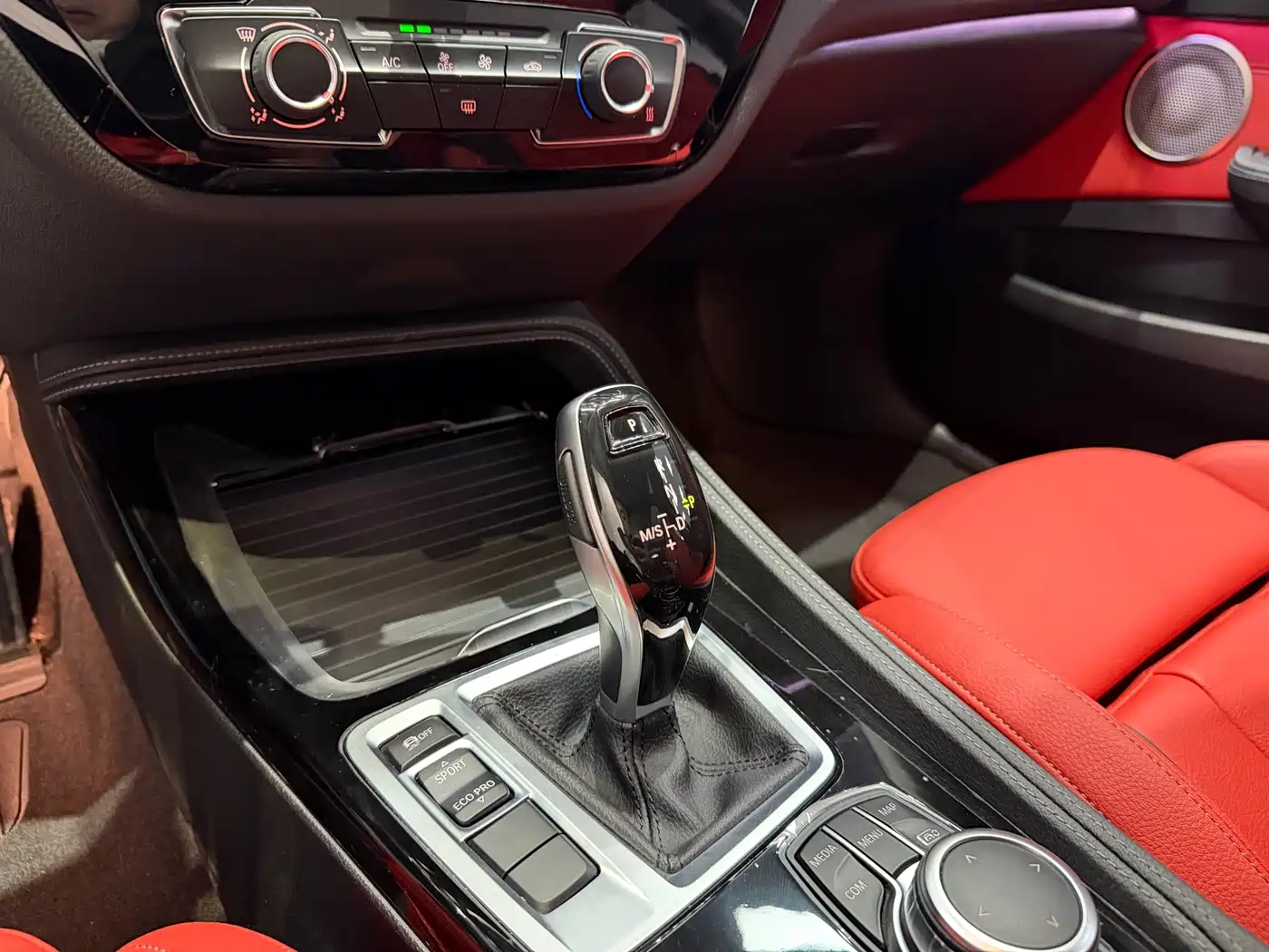 BMW 1 Series 2022 125i M Sport Shadow Edition фото 12