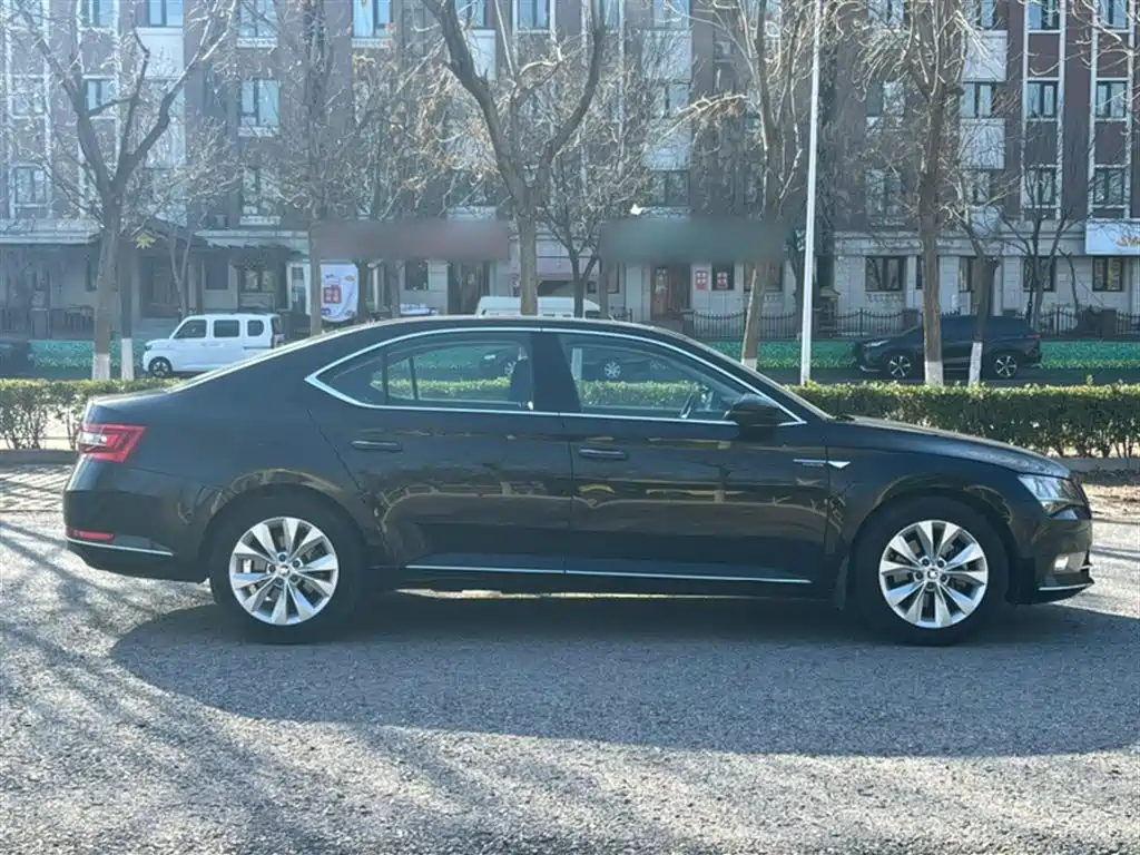 Škoda Superb 2018 TSI330 DSG Comfort Edition China V фото 7