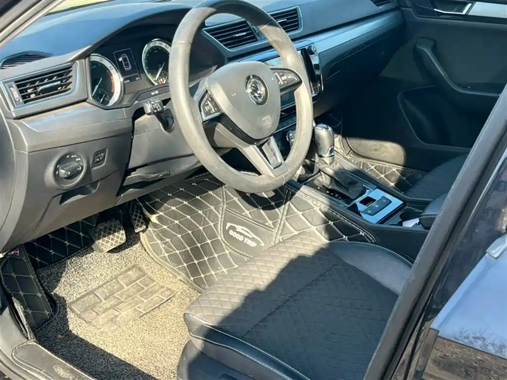 Škoda Superb 2018 TSI330 DSG Comfort Edition China V фото 13
