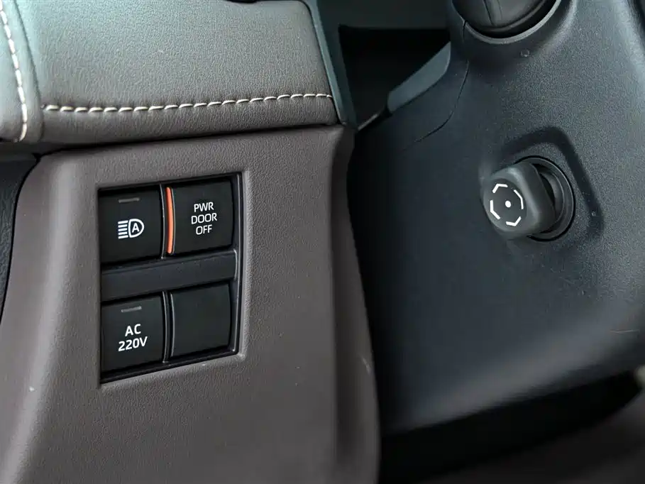 Toyota Vellfire 2024 Crown Hybrid 2.5L Executive Premium Edition фото 22