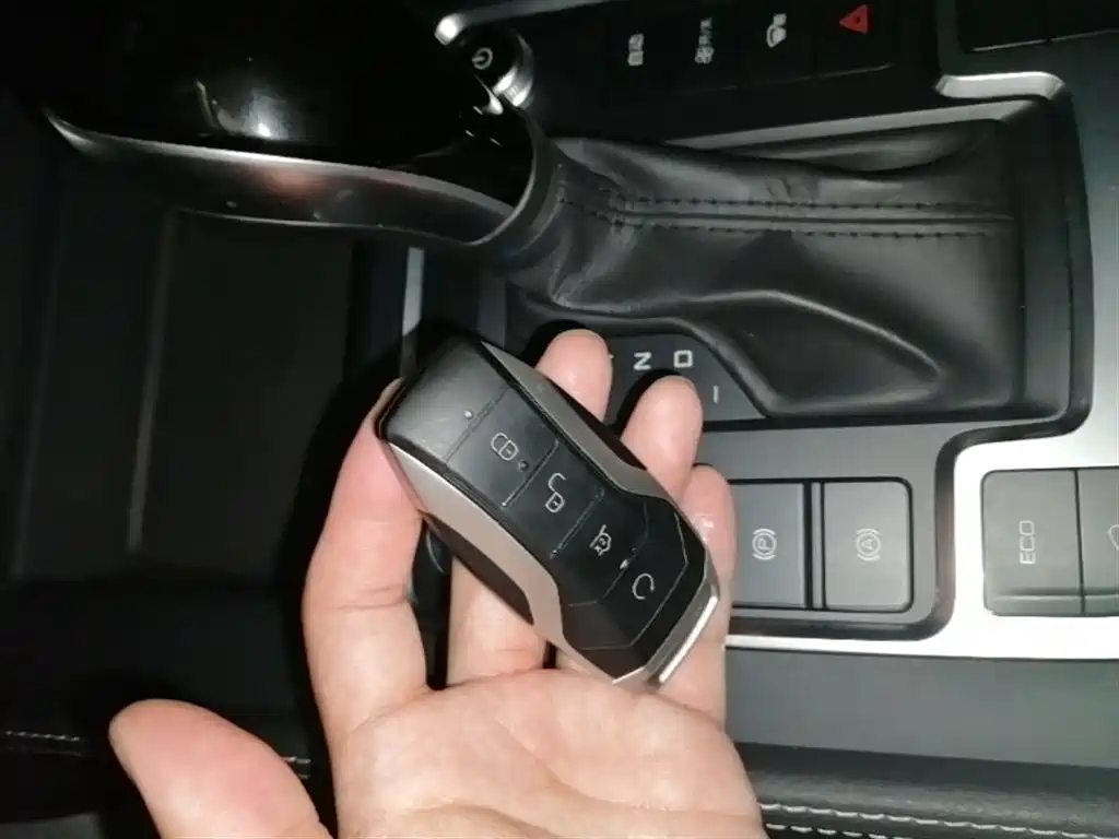 BYD Tang 2018 2.0T Automatic Smart Connection Honor Edition 7-Seater China V фото 12
