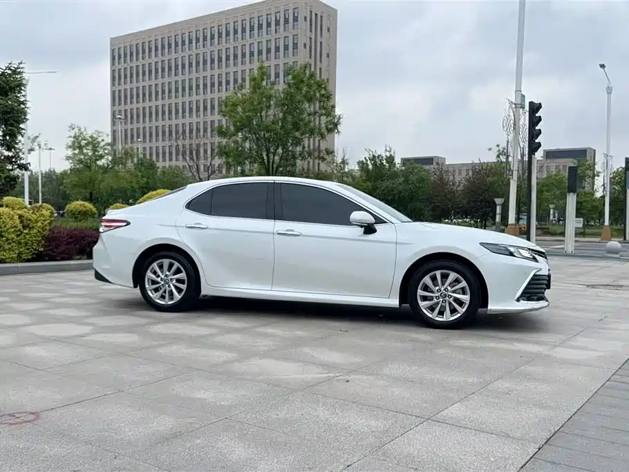 Toyota Camry 2021 2.0G Luxury Edition фото 10