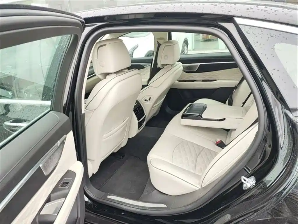 Cadillac CT6 2026 Model 28T Flagship Edition фото 7