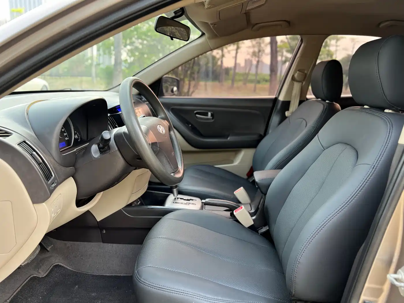 Hyundai Elantra 2011 1.6L Automatic Comfort фото 7