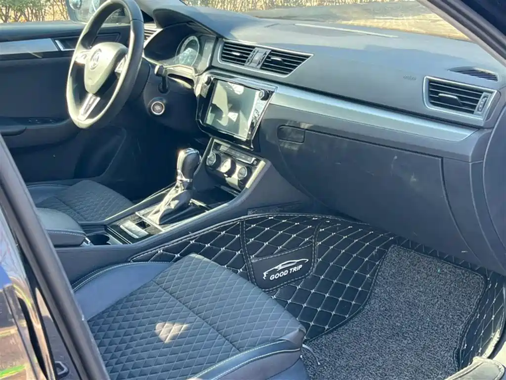 Škoda Superb 2018 TSI330 DSG Comfort Edition China V фото 17