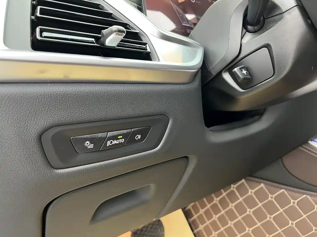 BMW X5 2026 2025 Model xDrive 40Li M Sport Blackout Package