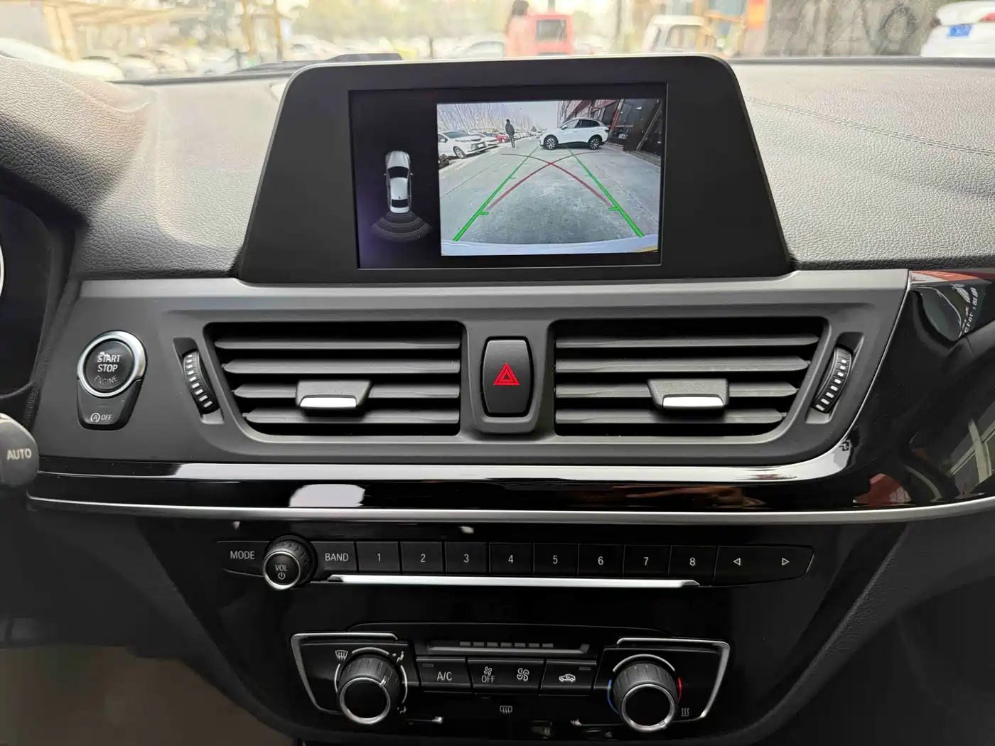 BMW 1 Series 2018 118i Sport Edition фото 10