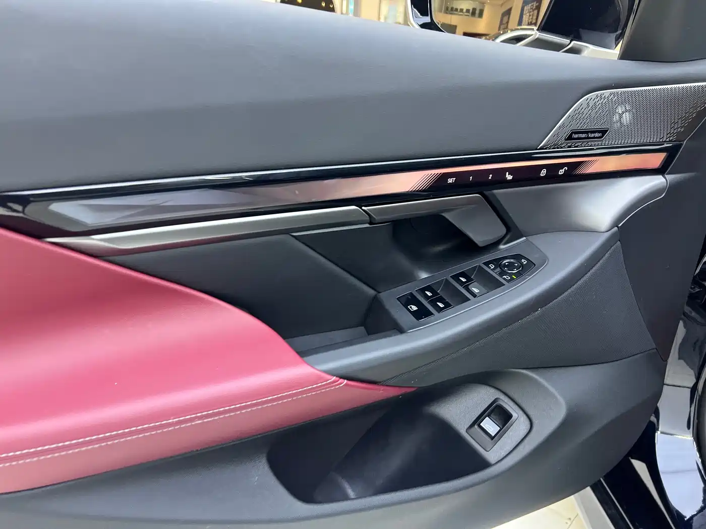 BMW 5 Series 2025 530Li Leading M Sport Package фото 18