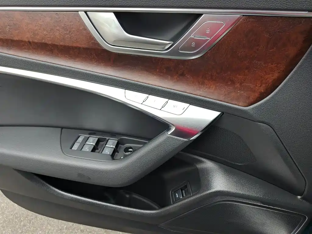 Audi A6 (Import) 2020 allroad quattro Explorer 55 TFSI Premium Off-Road фото 17