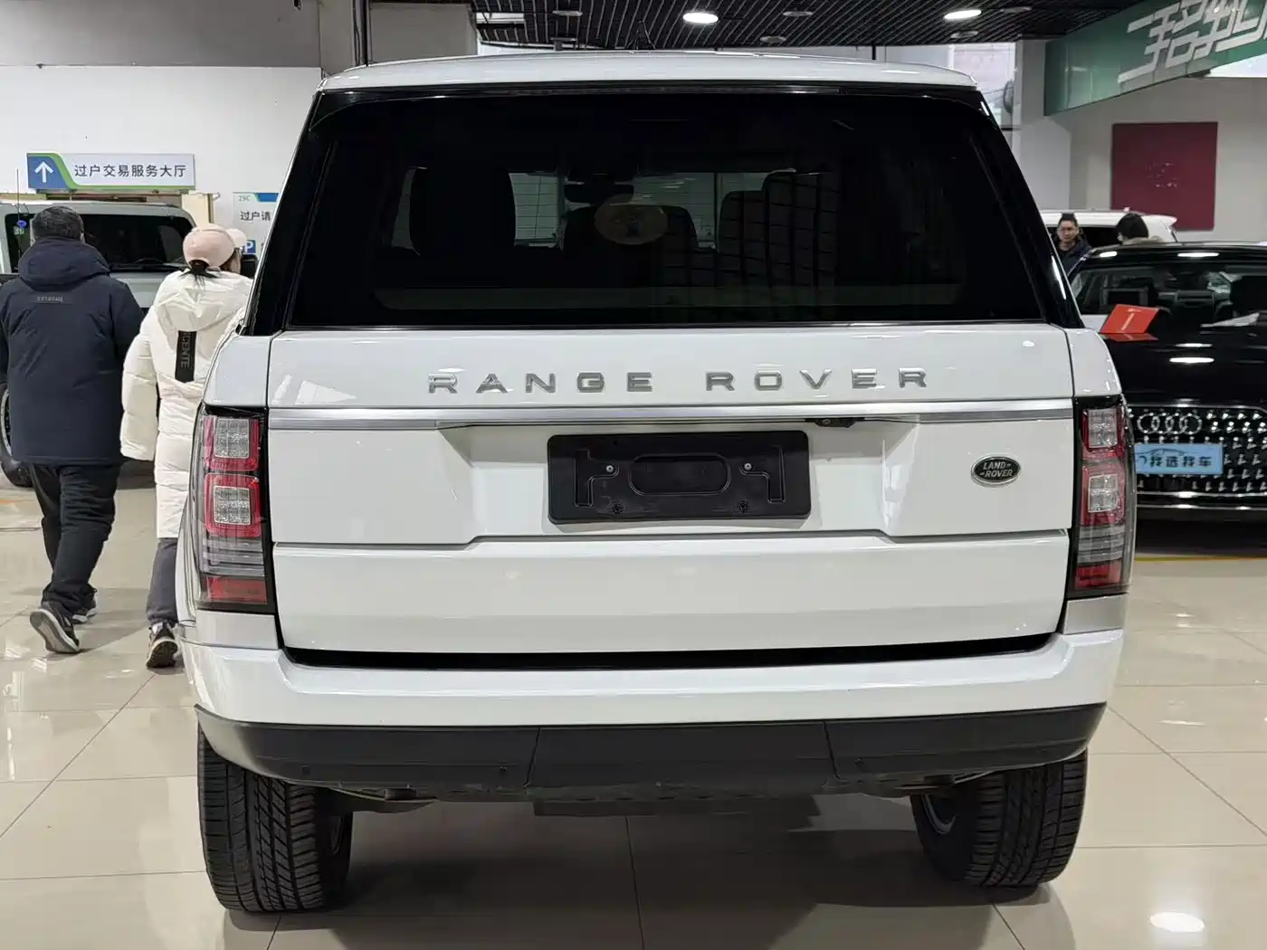 Land Rover Range Rover 2017 3.0 SC V6 Golden Age Edition фото 13