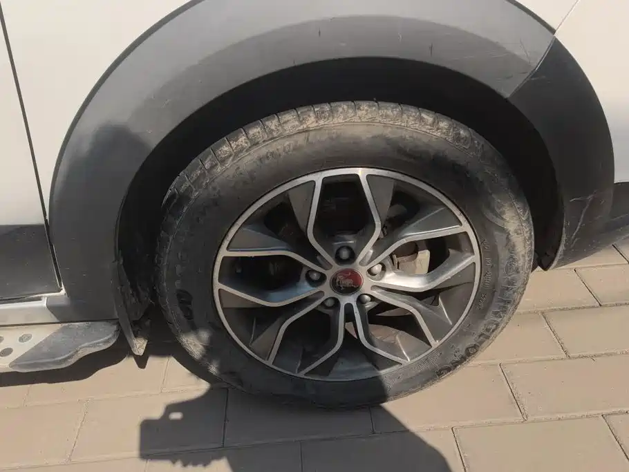 Dongfeng Fengxing Jingyi X5 2017 2016 1.6L Manual Luxury