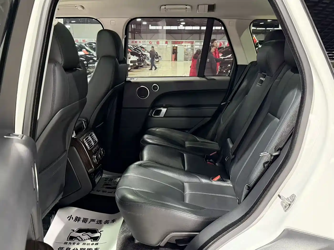Land Rover Range Rover 2017 3.0 SC V6 Golden Age Edition фото 11