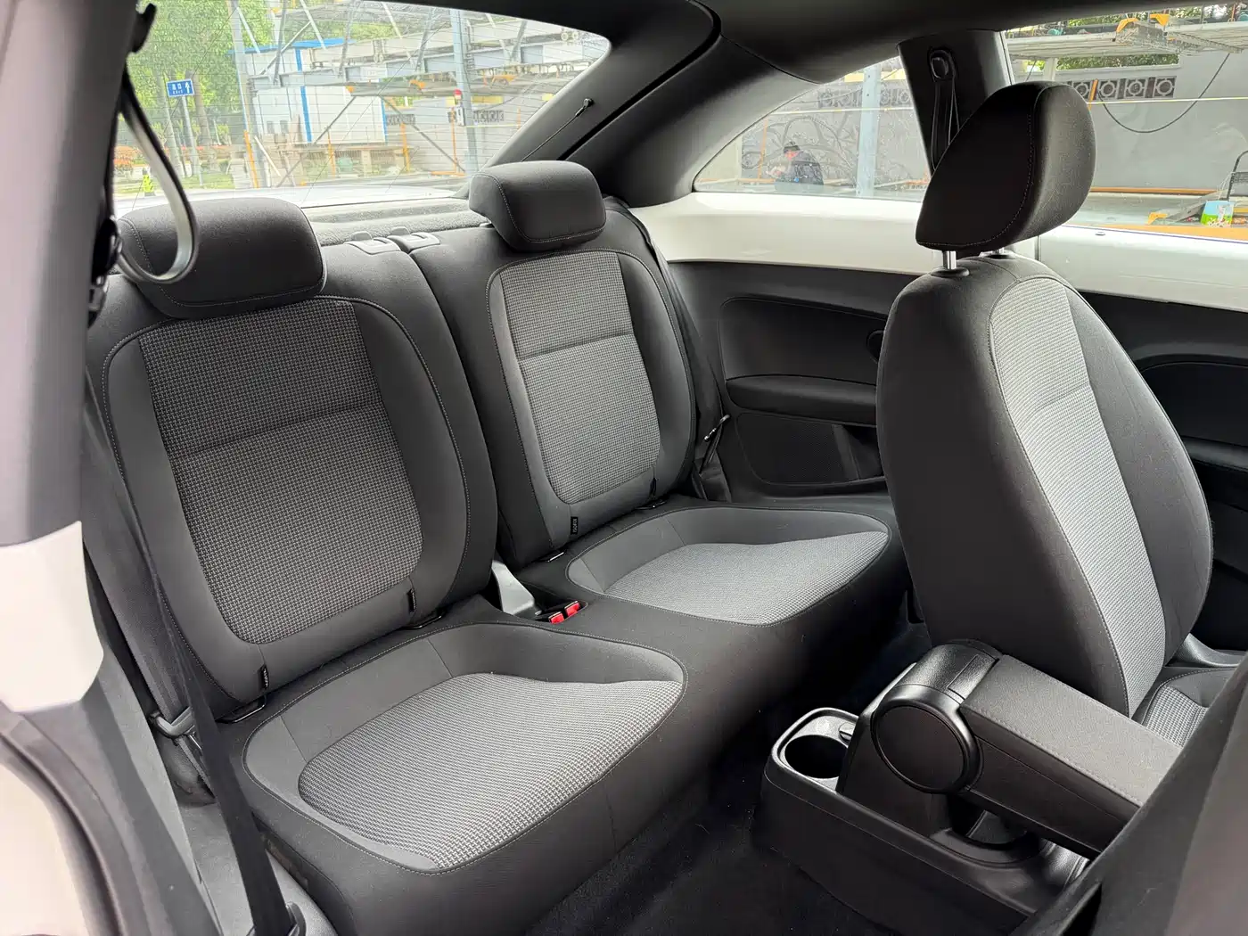 Volkswagen Beetle 2014 1.4TSI Fashion Edition фото 12