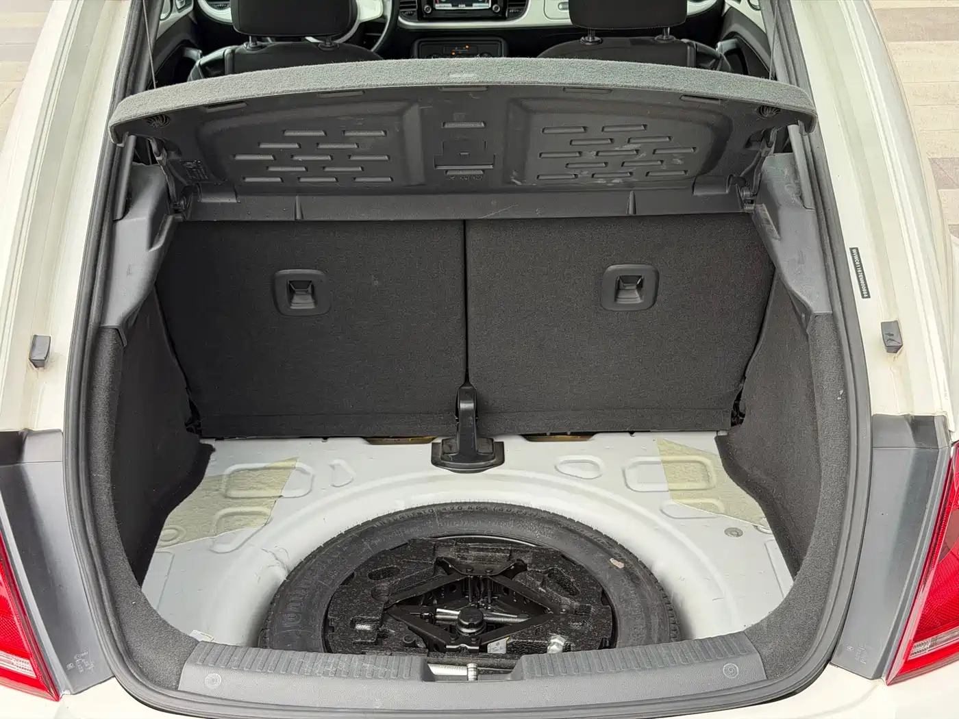 Volkswagen Beetle 2014 1.4TSI Fashion Edition фото 21