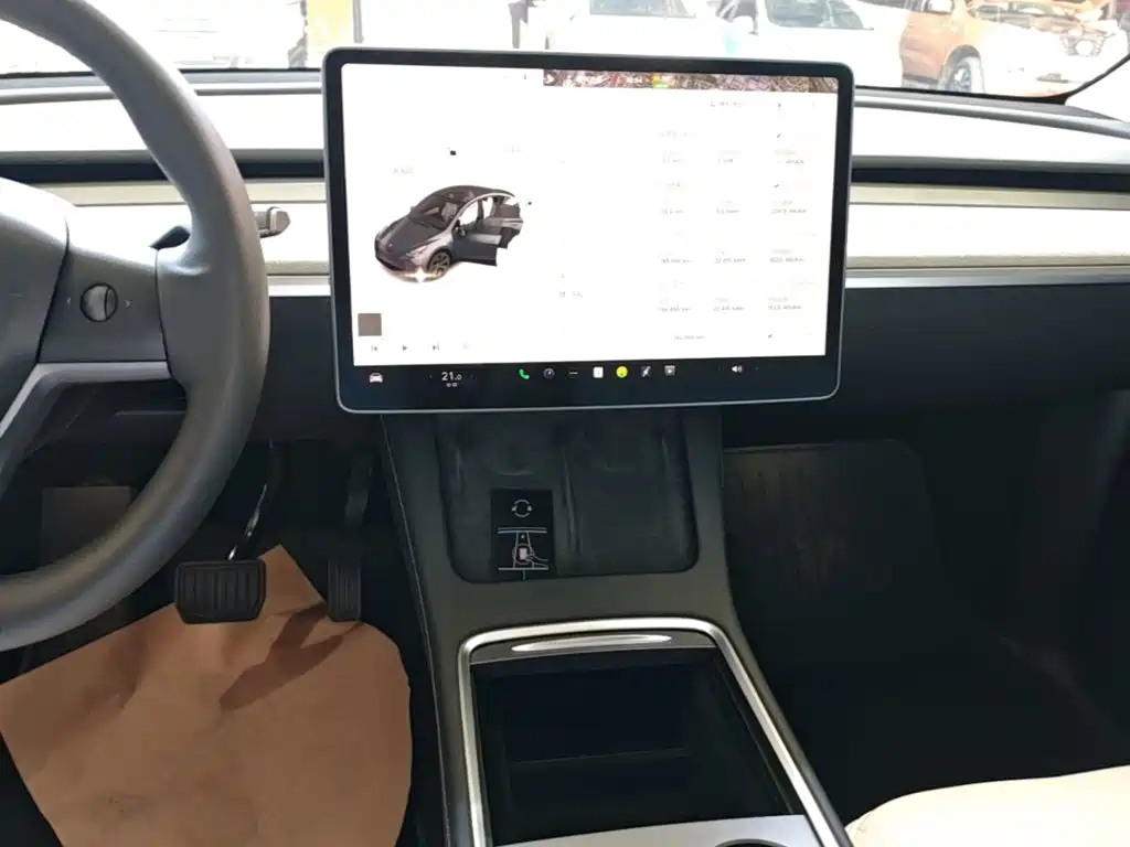 Фото 13 - Tesla Model Y