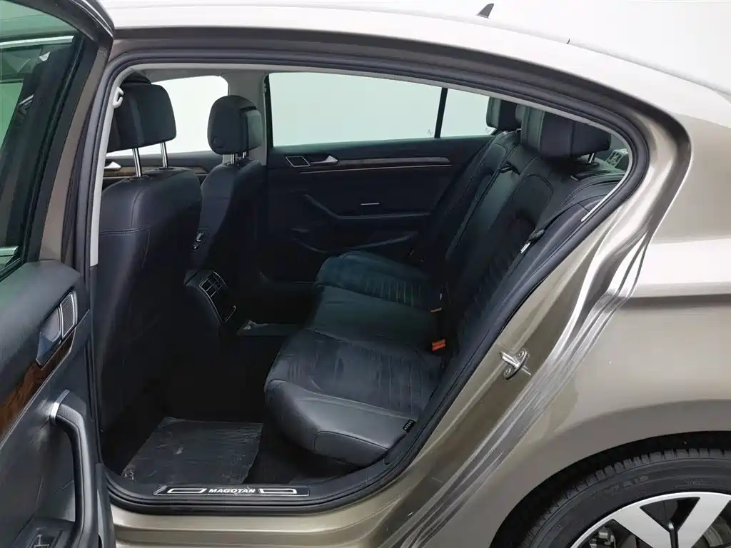 Volkswagen Magotan 2018 330TSI DSG Premium фото 15