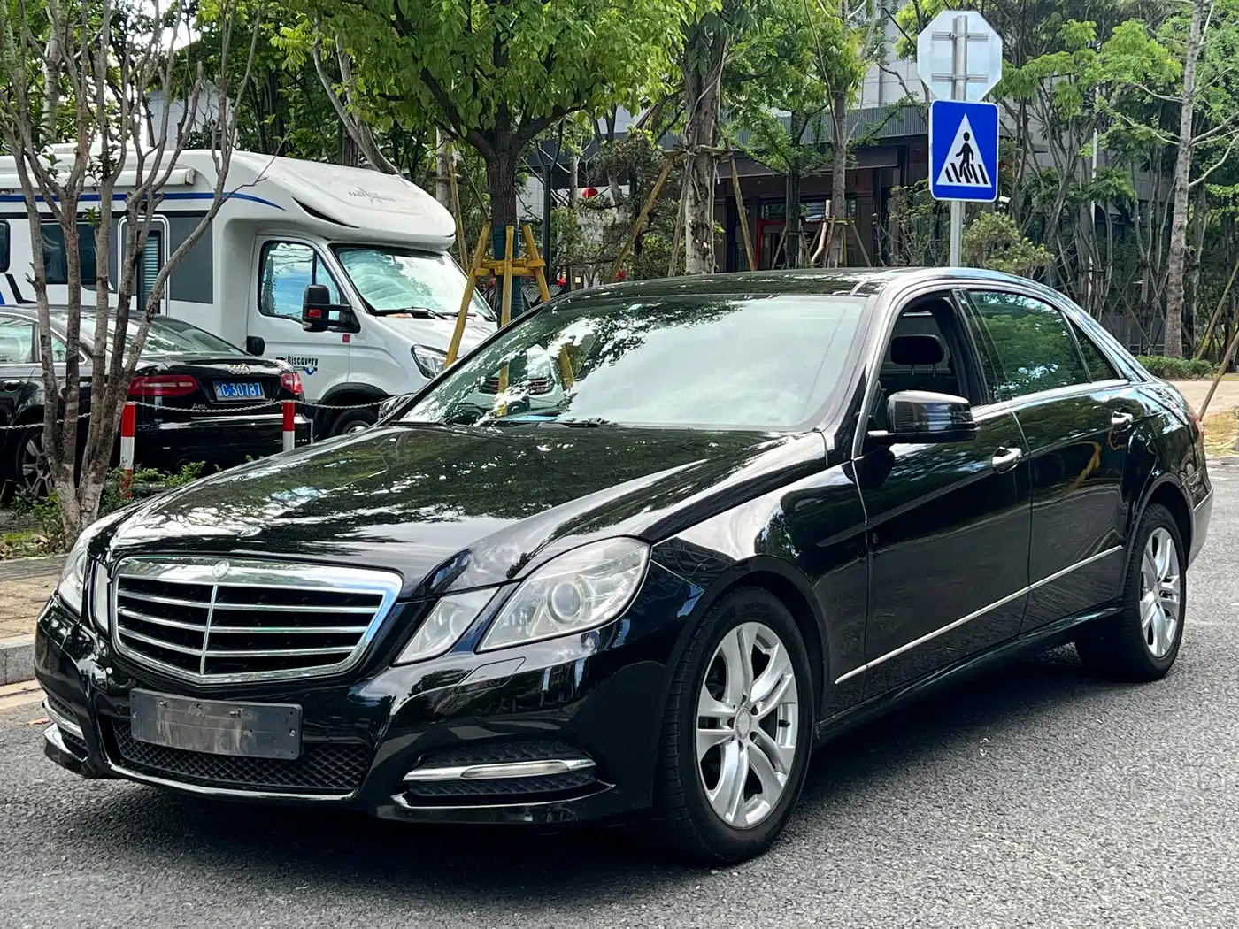Mercedes-Benz E-Class 2012 E 300 L Fashion
