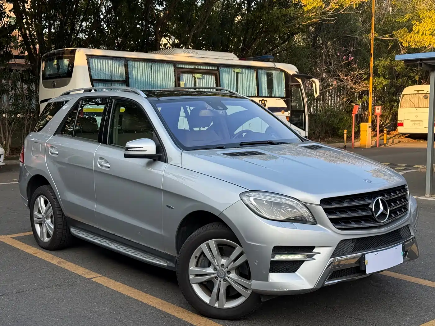 Mercedes-Benz M-Class 2012 Model ML 350 Luxury фото 3