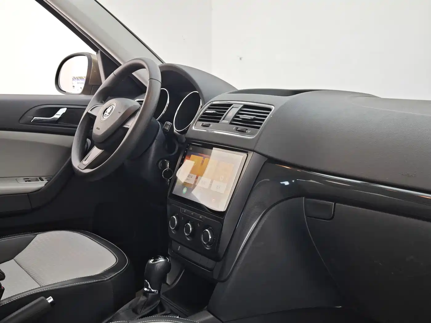 Škoda Yeti 2017 TSI280 DSG Advance фото 11