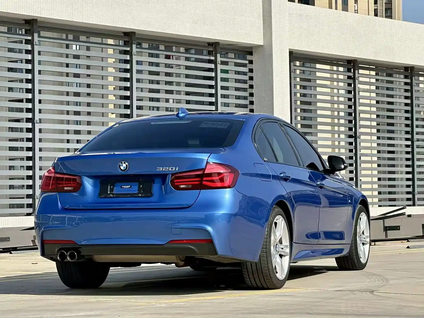 BMW 3 Series 2018 320i M Sport Black Night Edition фото 10