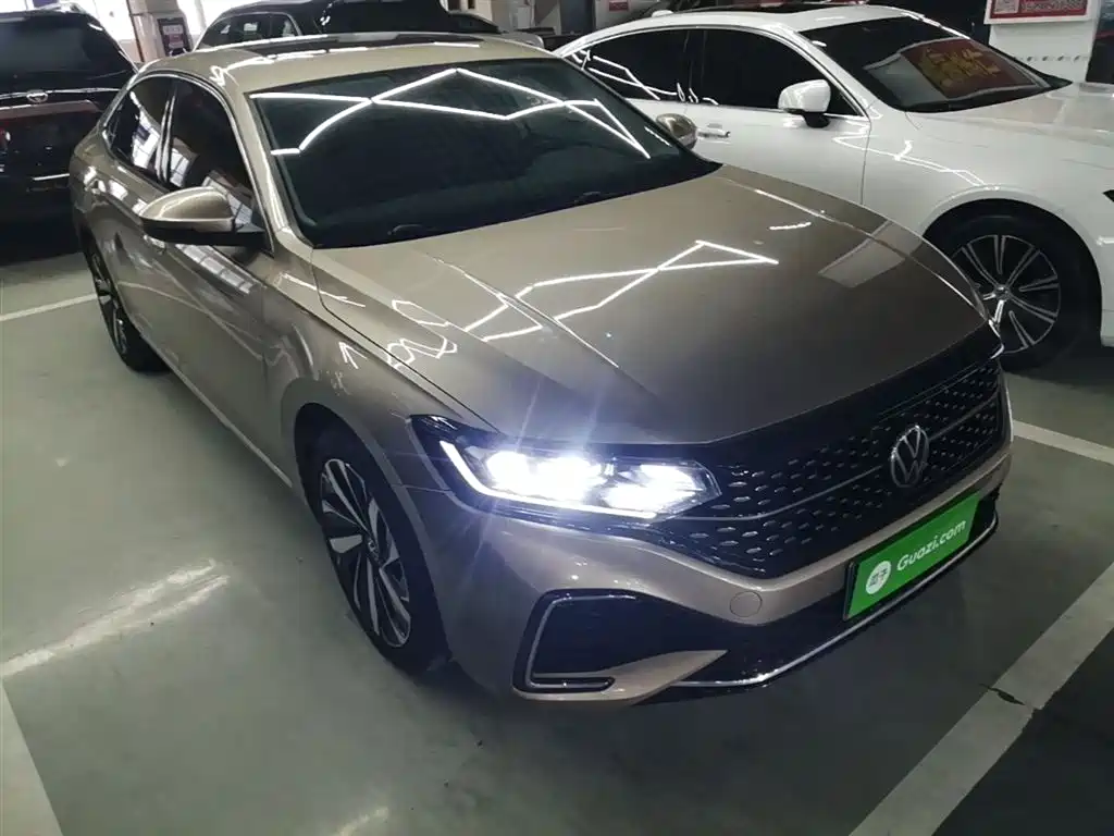 Volkswagen Passat 2022 330TSI Starlight Elite Edition фото 4
