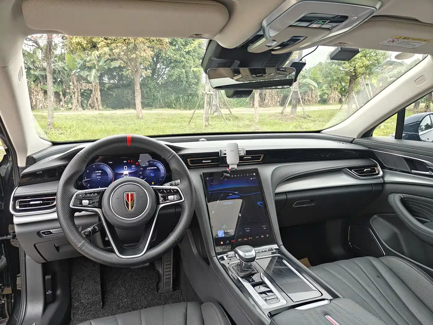 Hongqi H5 2024 2.0T Automatic Smart Connect Flag Smooth Edition фото 11