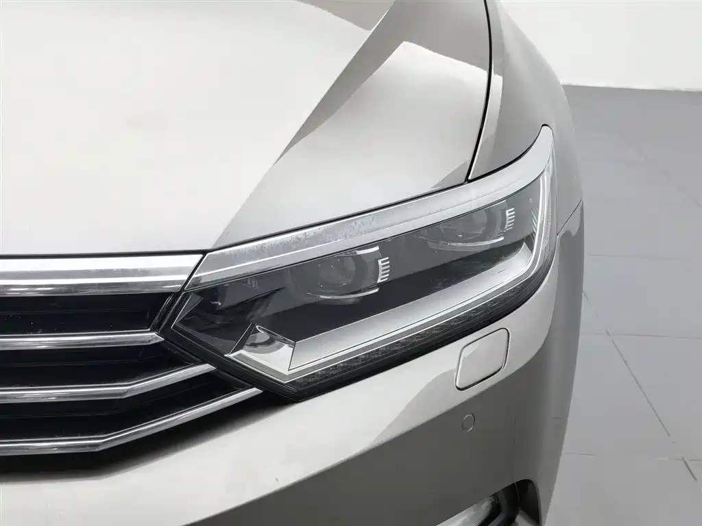 Volkswagen Magotan 2018 330TSI DSG Premium фото 7