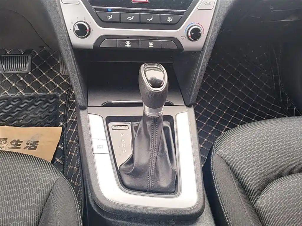 Hyundai Elantra 2016 Model 1.6L Automatic Smart Elite фото 14