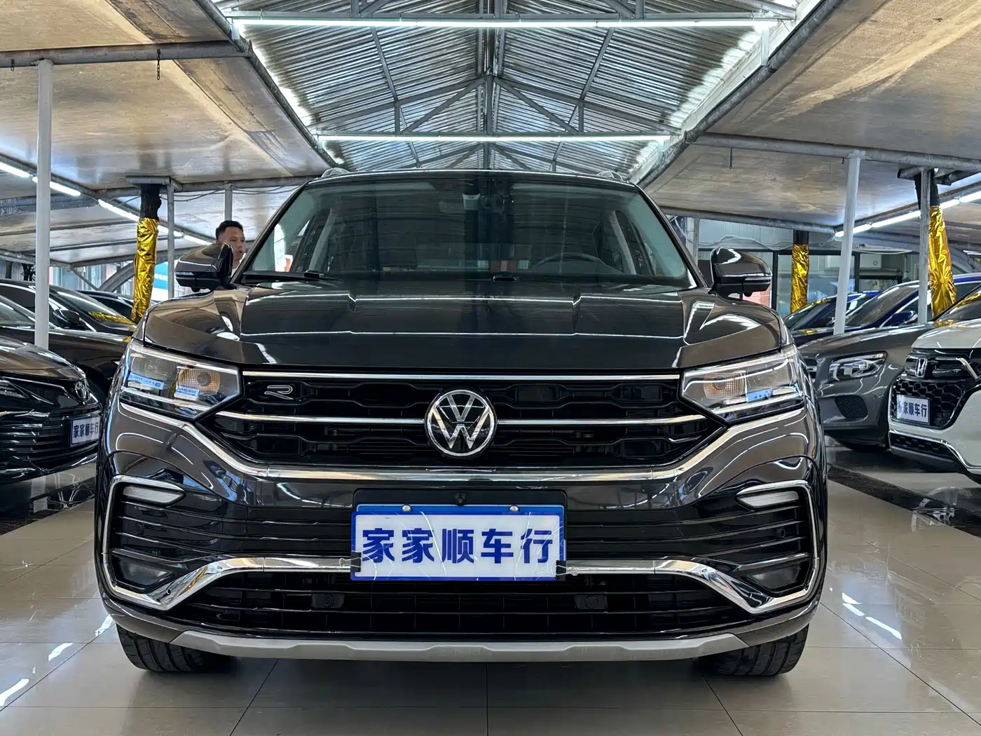 Volkswagen Tayron X 2020 330TSI 2WD Premium Smart Edition фото 2