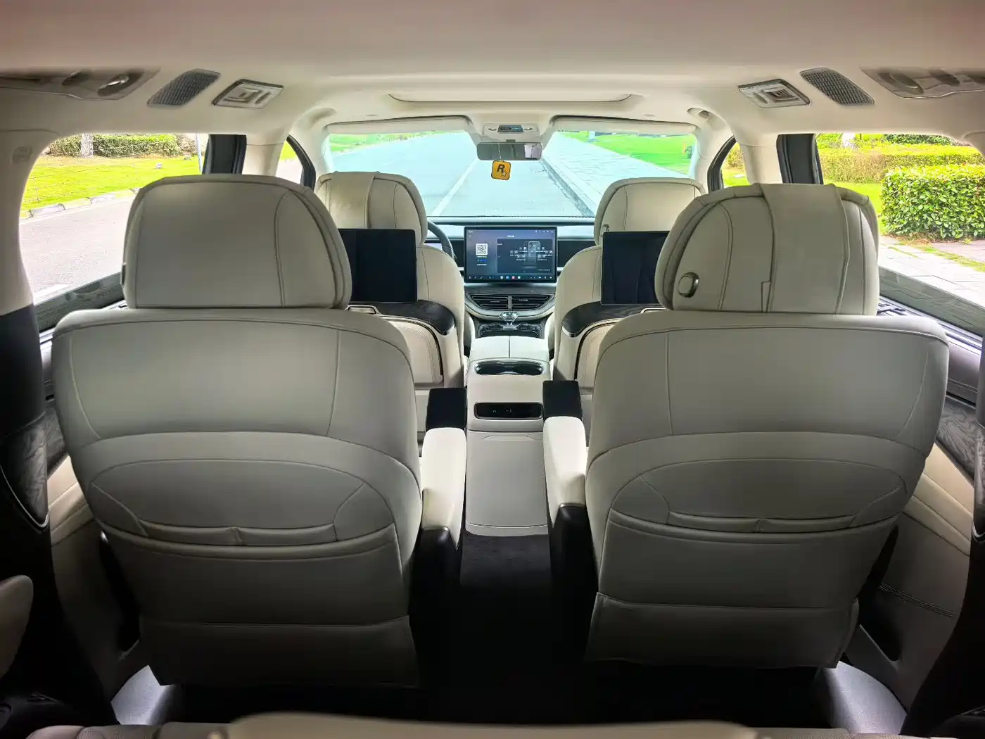 Denza D9 2025 DM-i Smart Drive Edition 1020 AWD Prestige фото 6