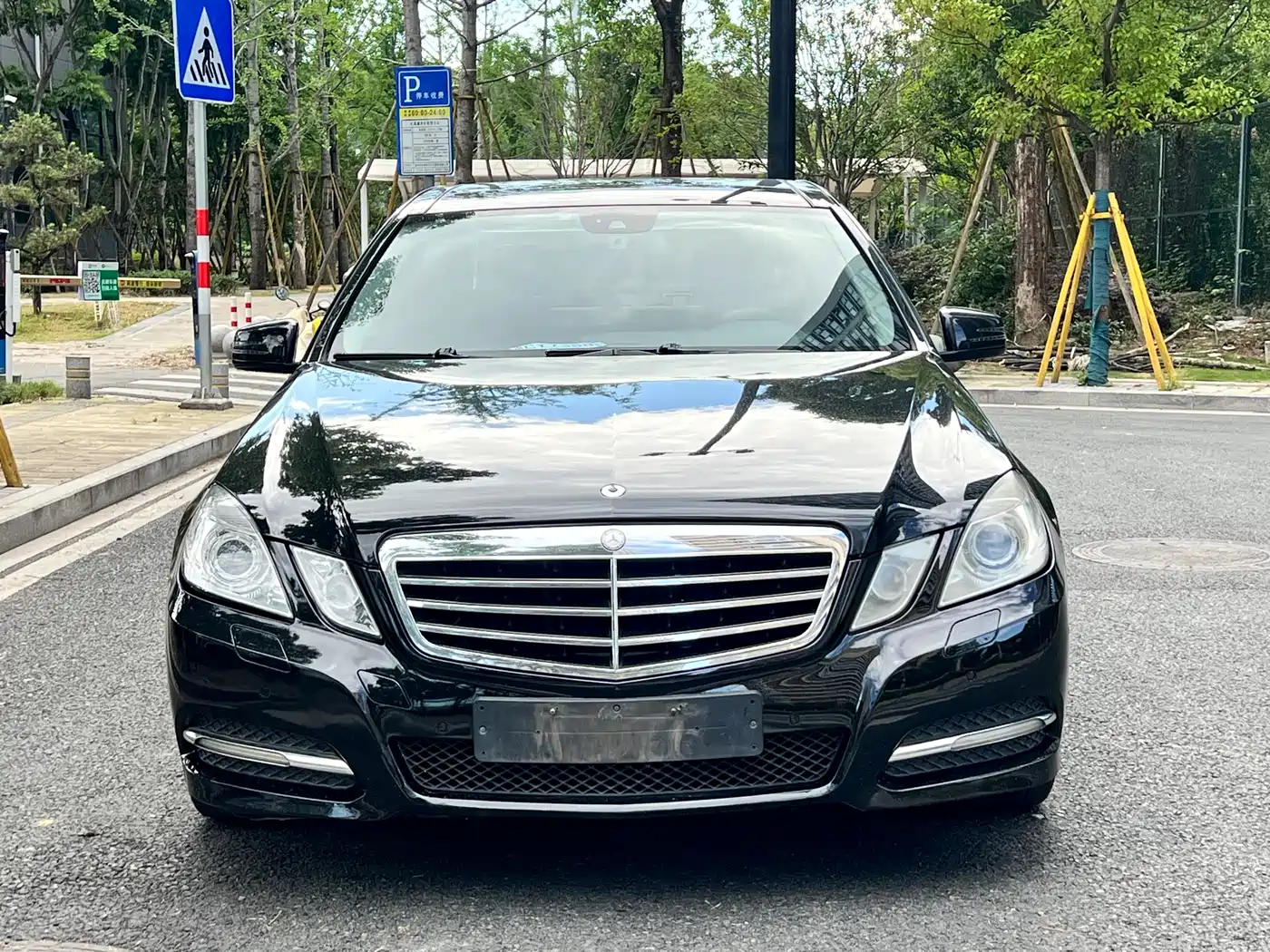 Mercedes-Benz E-Class 2012 E 300 L Fashion фото 2