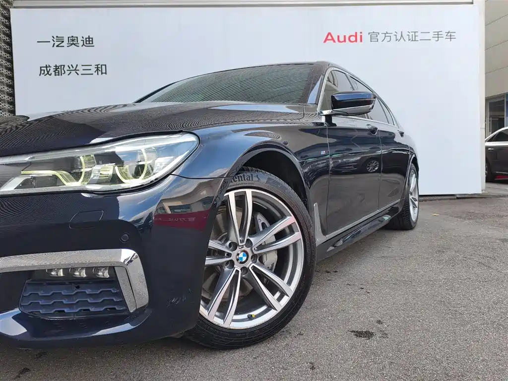 BMW 7 Series 2016 740Li Leading Edition фото 21