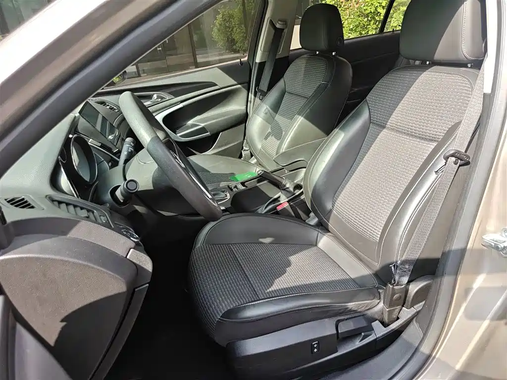 Buick Regal 2015 1.6T Leading Tech Edition фото 10