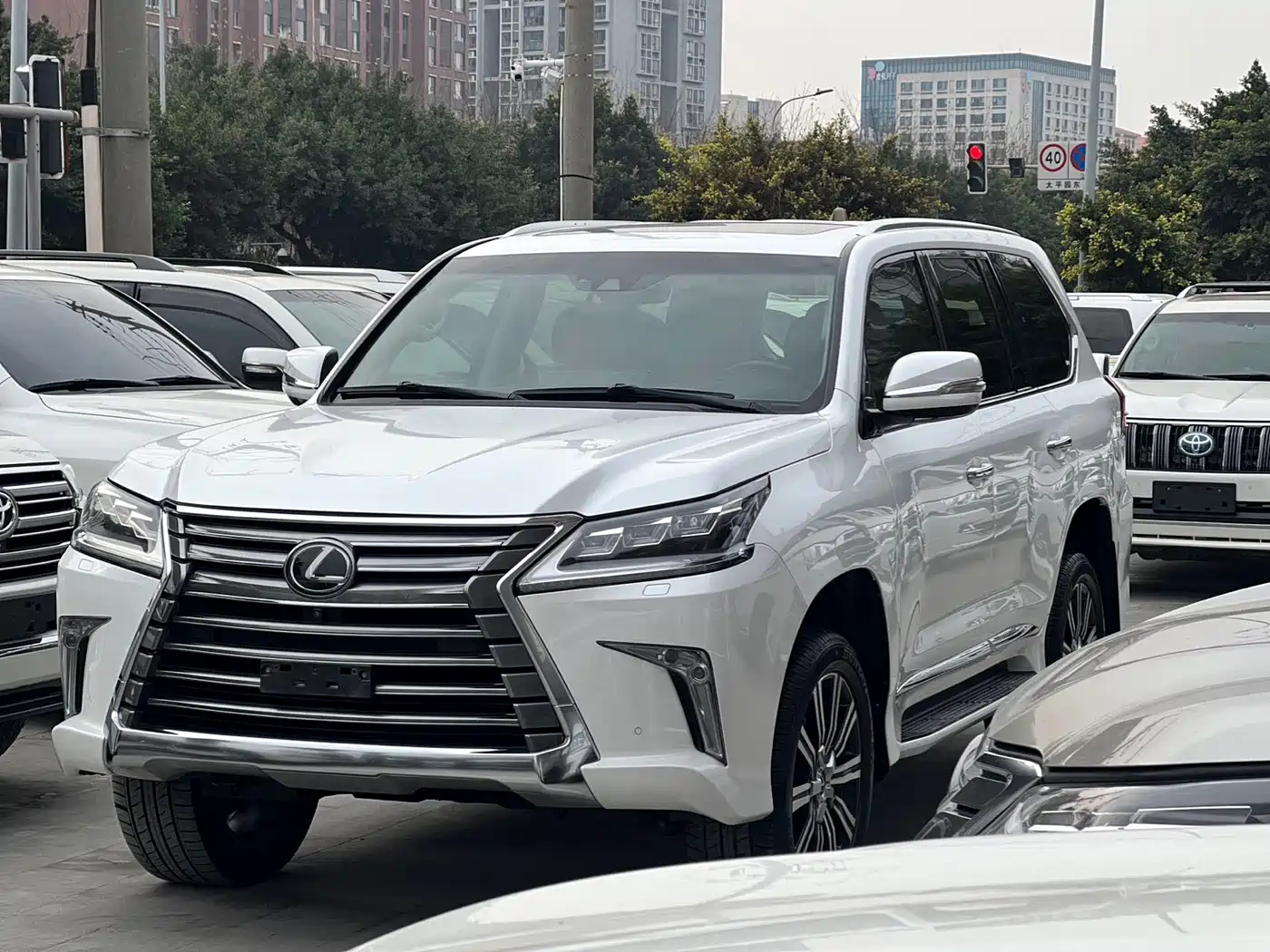 Lexus LX 2017 570 Prestige Luxury