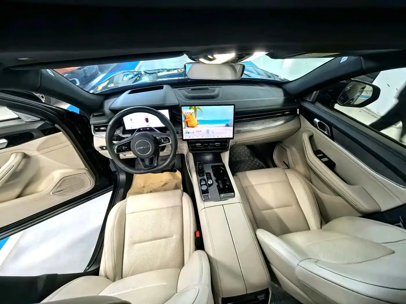 Lynk & Co 09 EM-P 2024 2.0TD EM-P AWD HALO 6-Seater фото 4