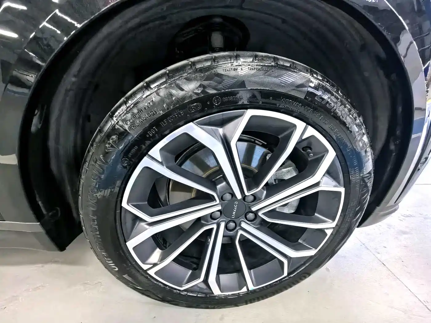 Lynk & Co 09 EM-P 2024 2.0TD EM-P AWD HALO 6-Seater фото 5