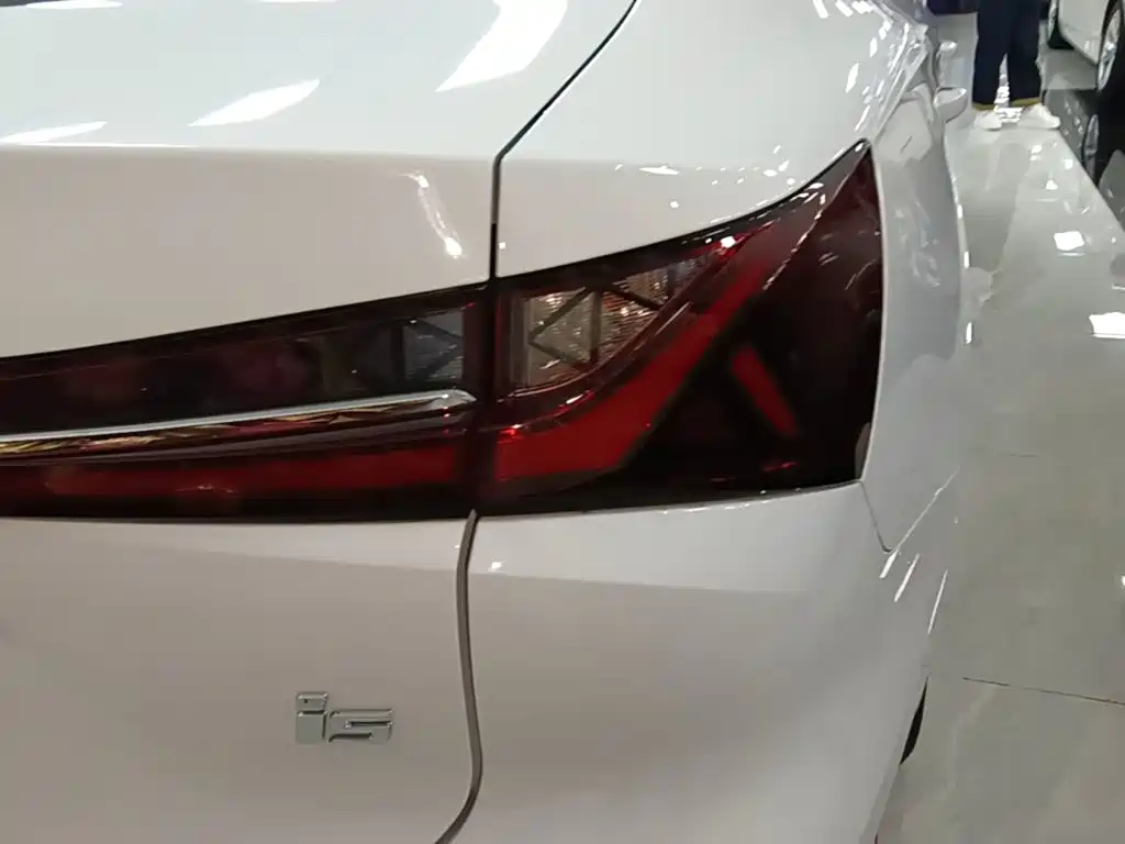Roewe i5 2025 2026 1.5L CVT Luxury