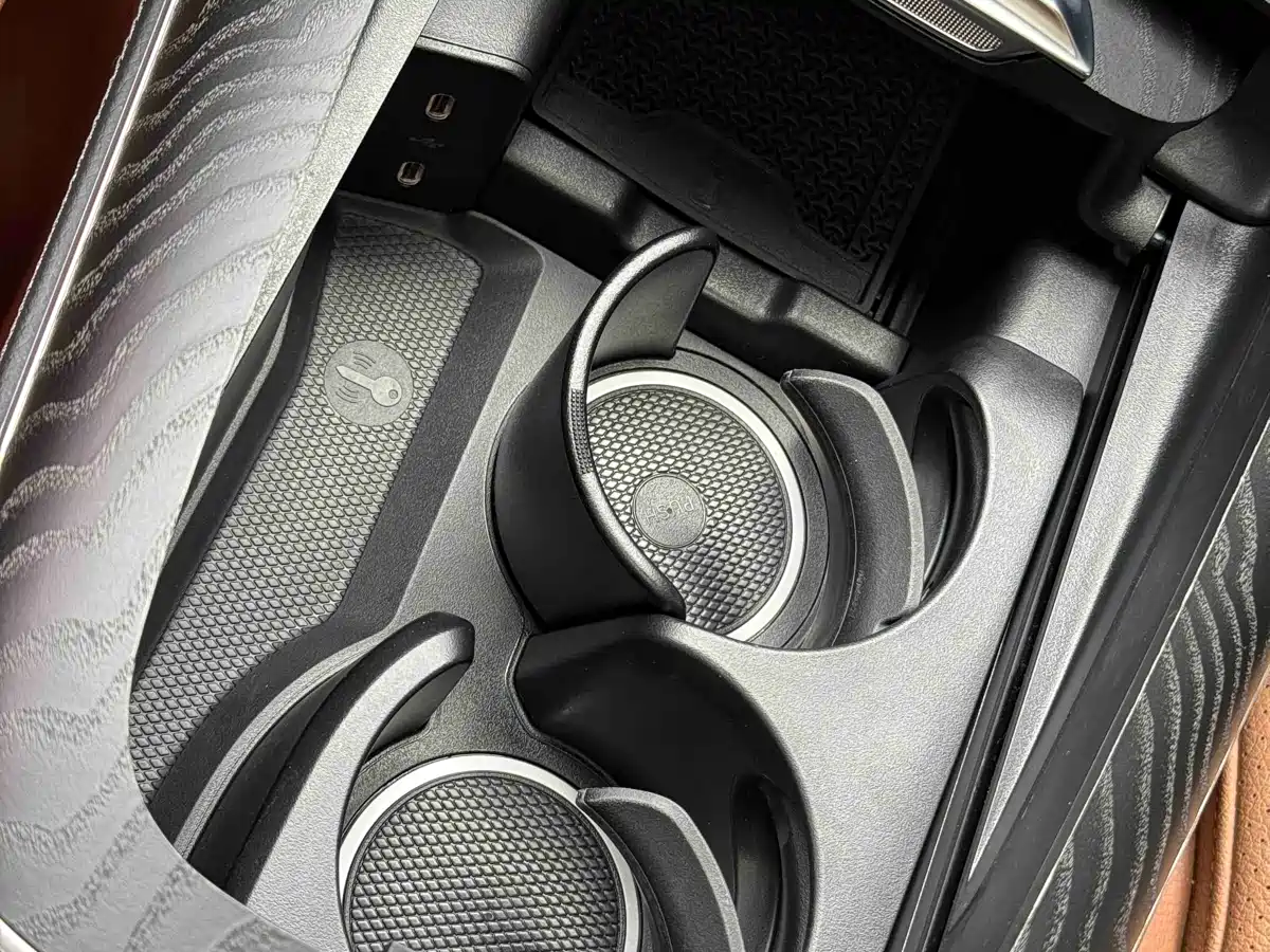 Mercedes-Benz E-Class 2024 E 300 L Fashion фото 20
