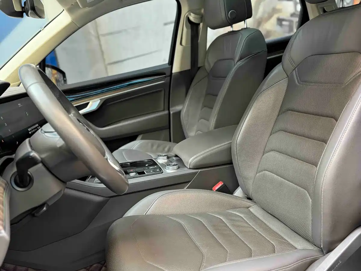 Volkswagen Touareg 2019 3.0TSI Sharp Edge Edition China VI фото 9