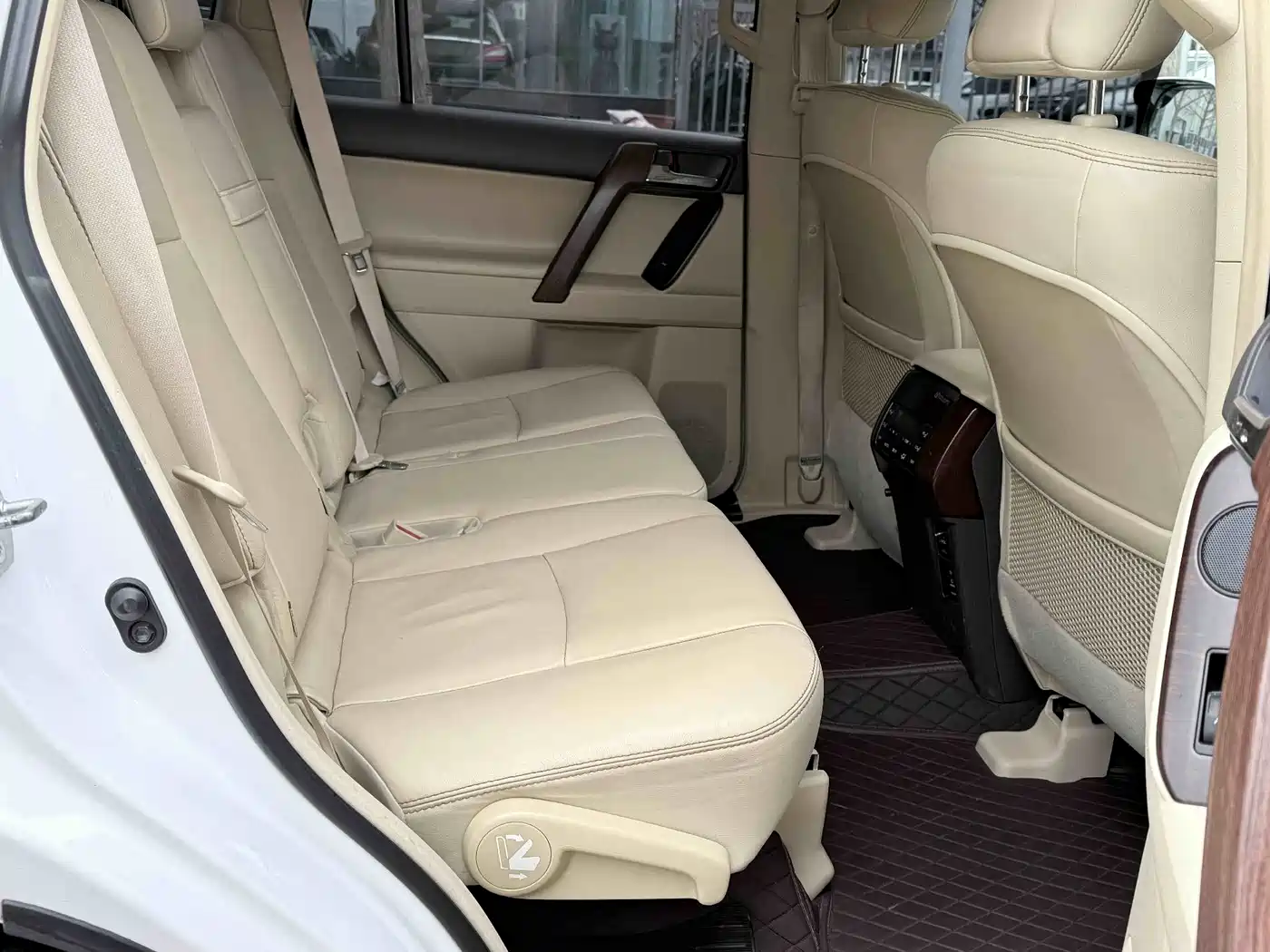Toyota Prado 2014 4.0L Automatic TX-L NAVI фото 9