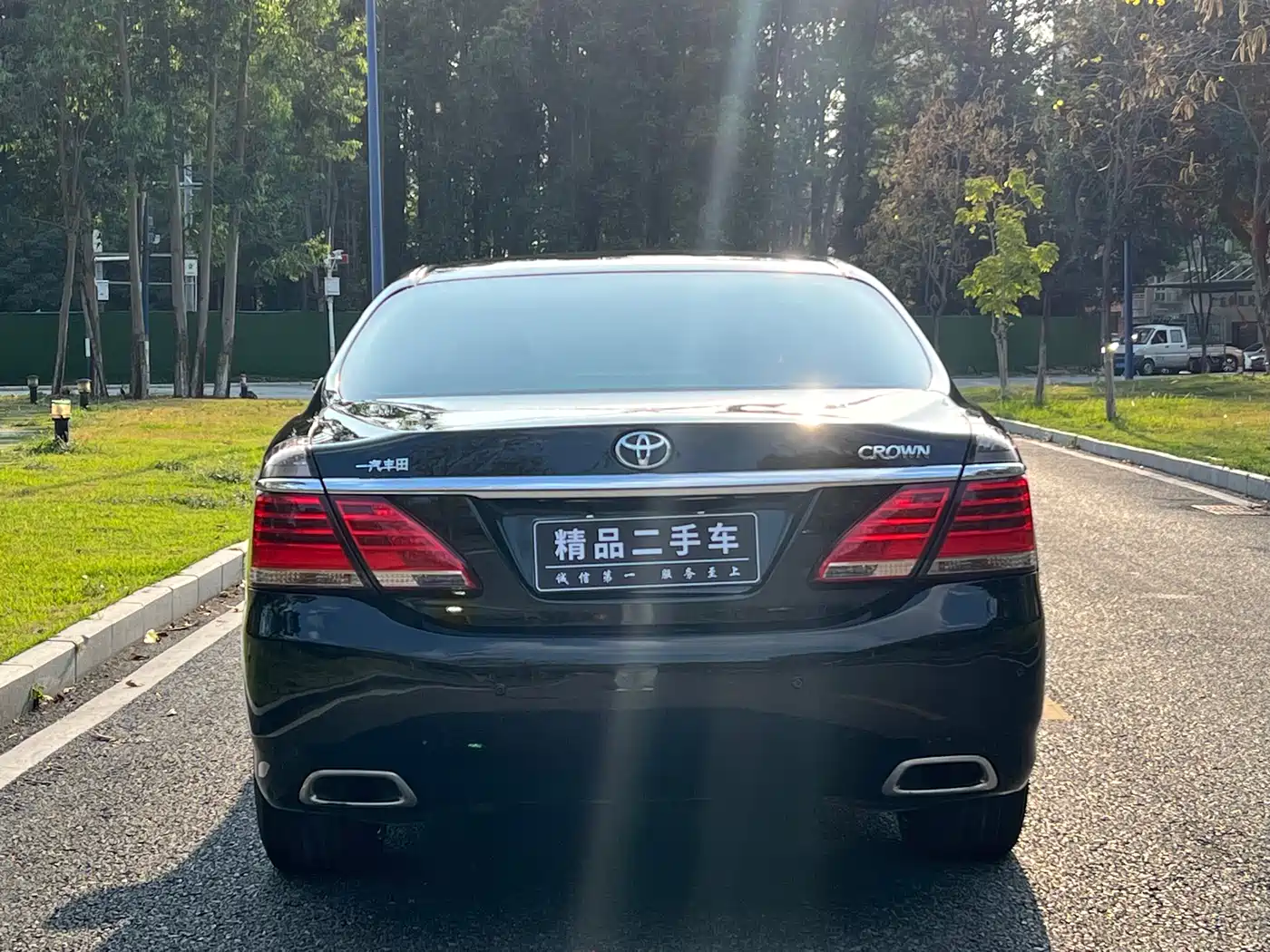 Toyota Crown 2012 2.5L Royal Leather Edition фото 6