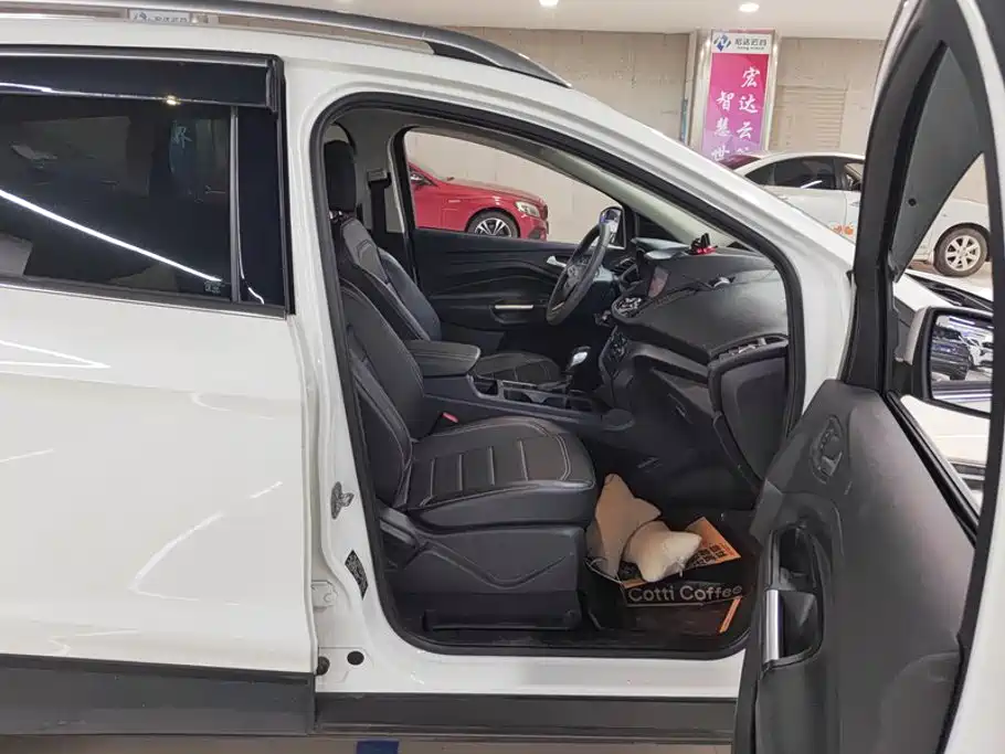Ford Kuga 2019 2018 Facelift EcoBoost 180 FWD Boyi Edition