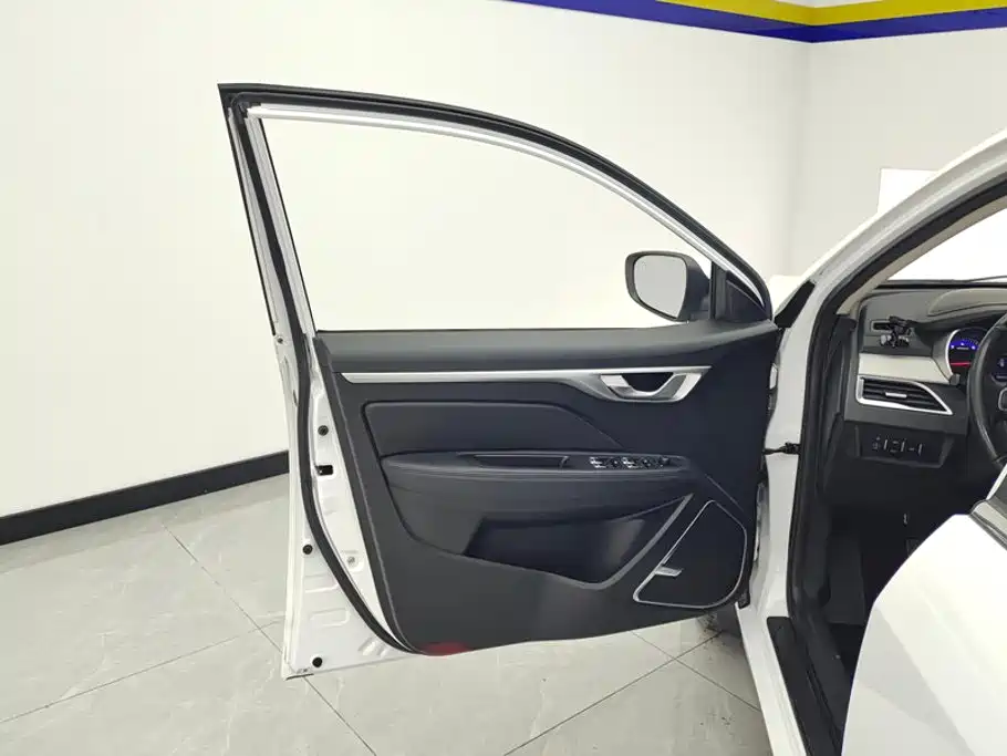 Фото 7 - Geely Vision