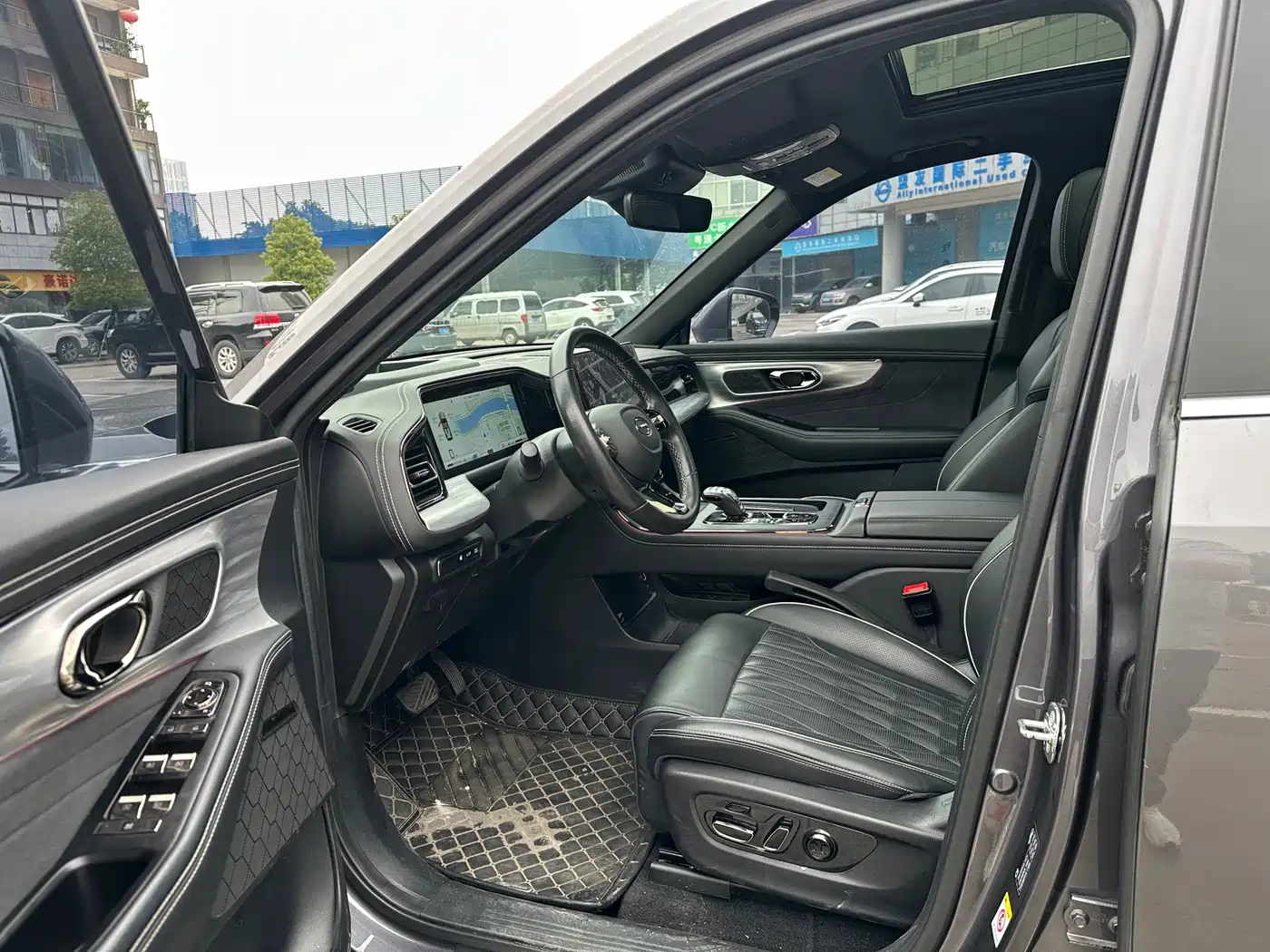 GAC Trumpchi Trumpchi GS8 2022 Dual Engine Series 2.0TM 2WD Premium Edition (6-Seater) фото 14