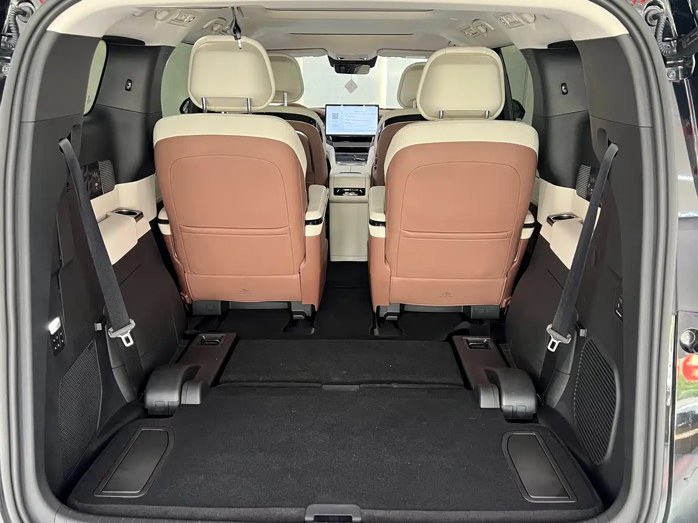 BYD Xia 2025 DM-i 1.5T 180km Surpass Edition фото 9