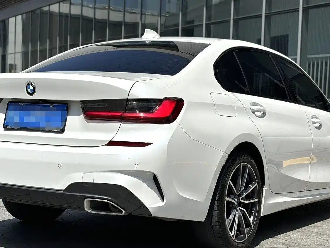 BMW 3-SERIES